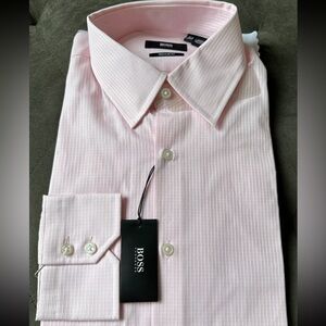 NEW W/ TAGS | Boss | Button Up | Regular Fit | Size 15 1/2 - 32/23